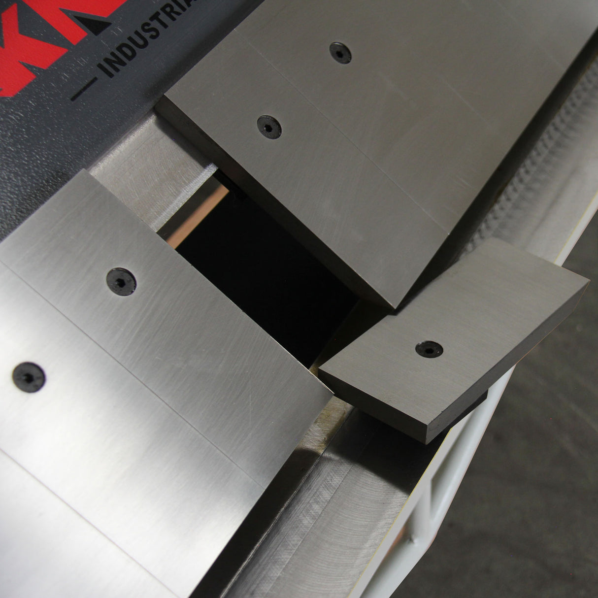 Manual Panbrake Folder BP-1650 Manual Panbrake, 1270mm Metal Sheet Pan Brake, 1270x1.5mm mild steel capacity
