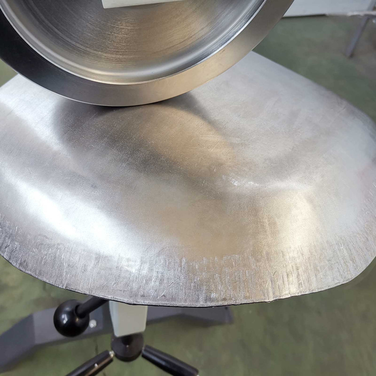 English Wheel F1.2x710, 710mm Throat Depth Sheet Metal Shaping Tools, Easy Operation Automotive Restoration Tools