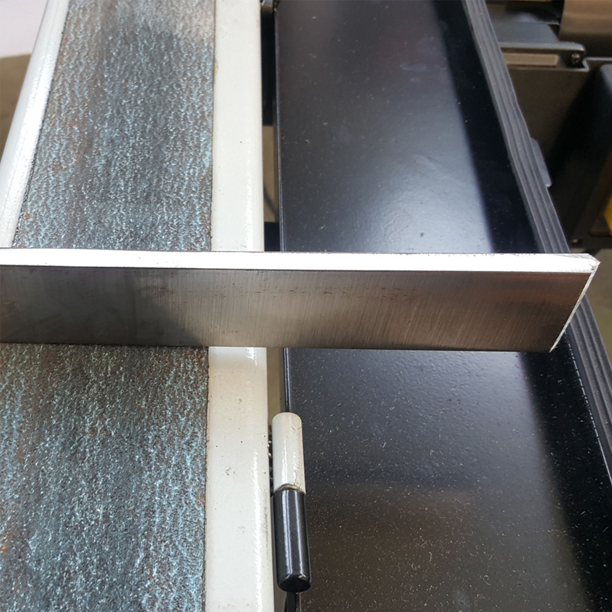 Kang industrial BG-3 Belt Grinder, High Speed Linisher Belt Grinder, Heavy Duty Metal Polishing Machine