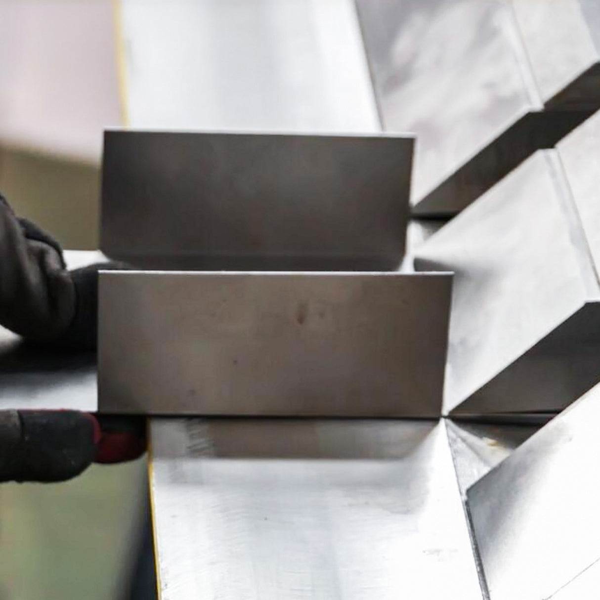 Sheet Metal Folder W-4812 1220mm Heavy-Duty Manual Panbrake, 2.5mm Mild Steel Bending Thick, High Versatility and Durability Sheet Metal Box Pan Brake